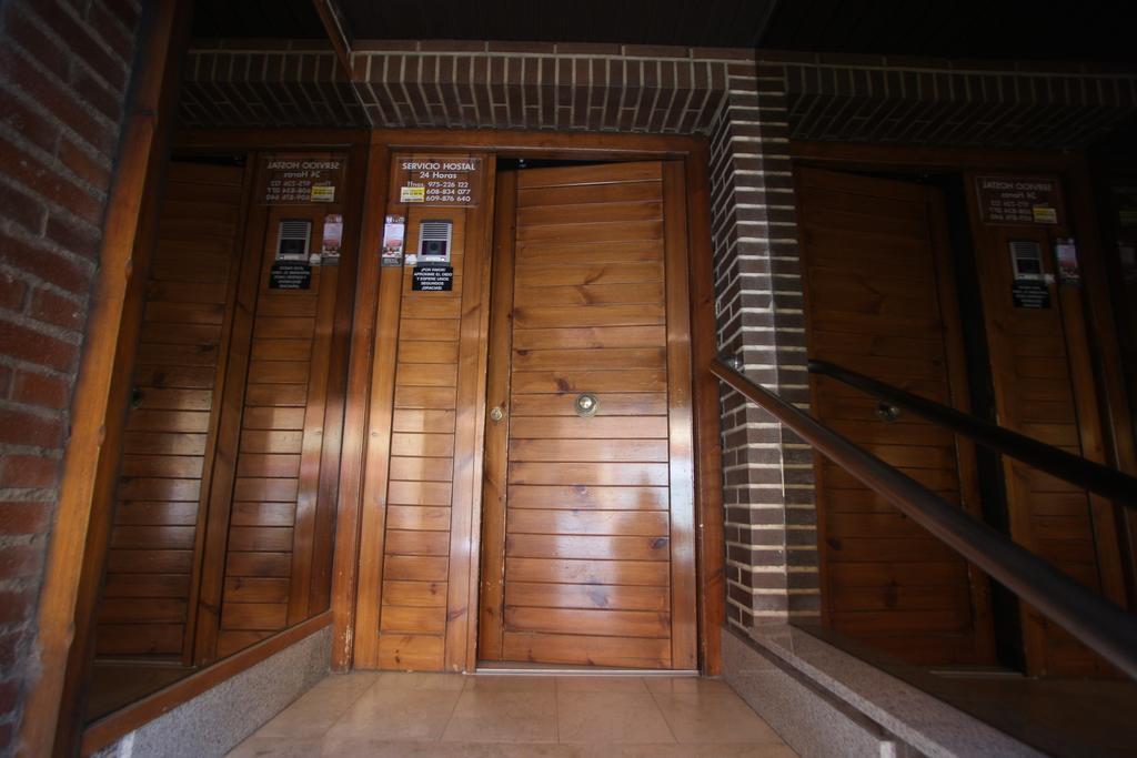 Hostal Santa Barbara Soria Exterior foto